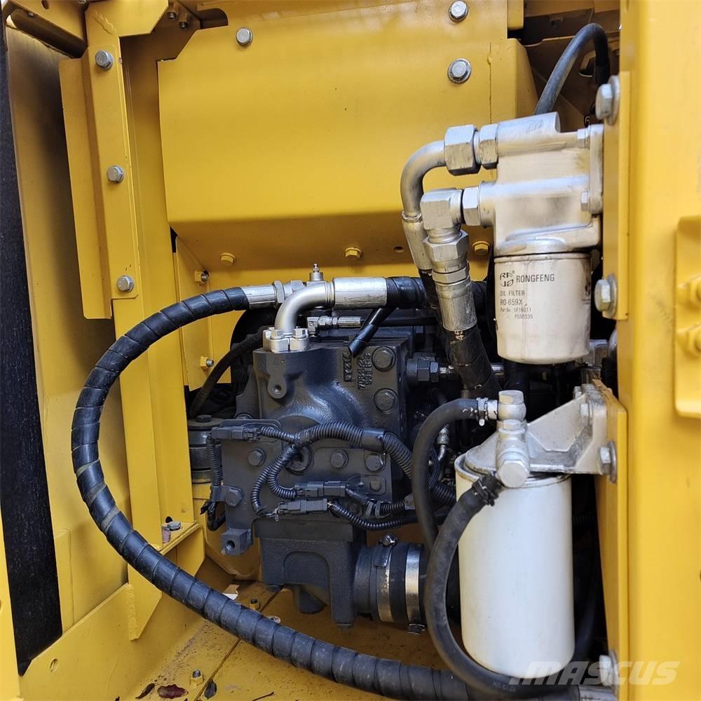 Komatsu PC 130-7 حفارات زحافة