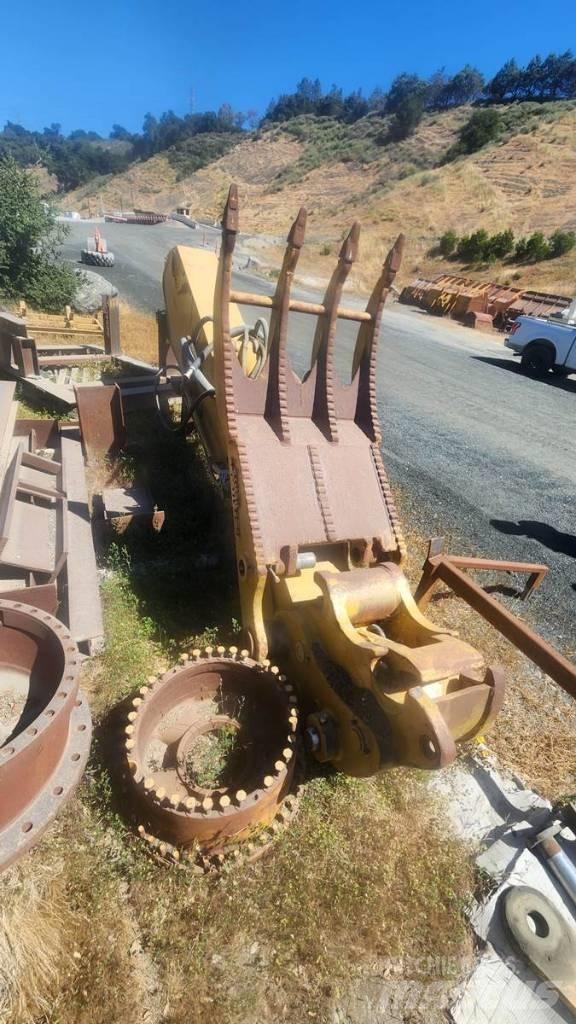 CAT 330 CL حفارات زحافة