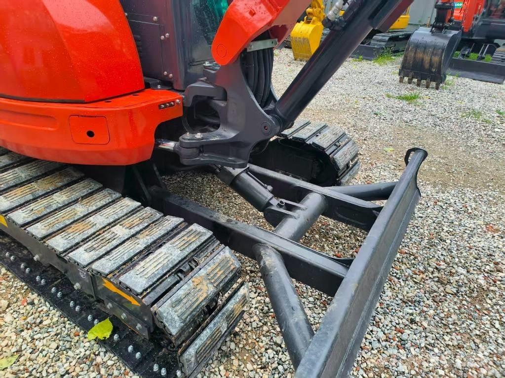 Kubota U 55-4 حفارات صغيرة أقل من 7 طن (حفارات صغيرة)