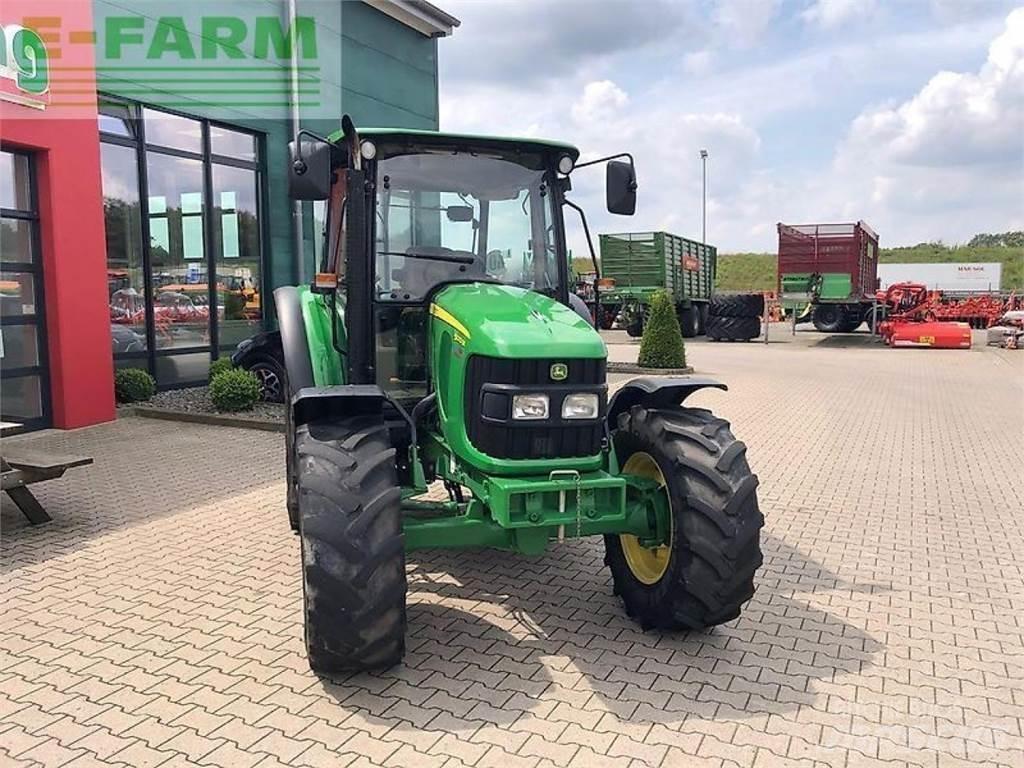John Deere 5070 m الجرارات