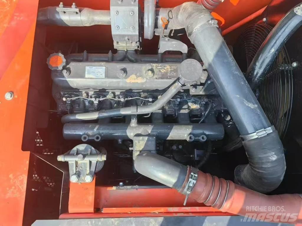 Doosan DX 225 LC حفارات زحافة
