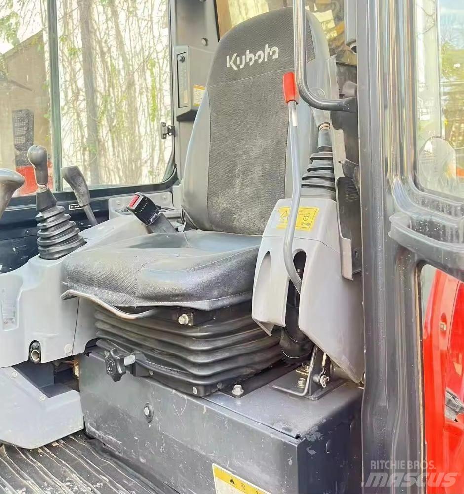 Kubota KX 060-5 حفارات زحافة