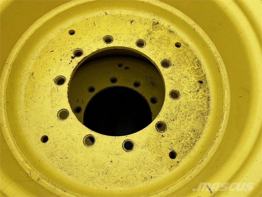 John Deere 15x28 الإطارات والعجلات والحافات