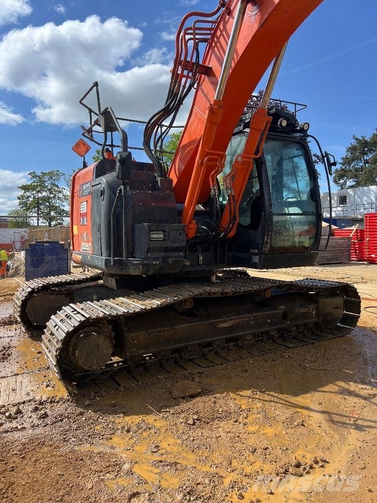 Hitachi ZX 225/6 حفارات زحافة