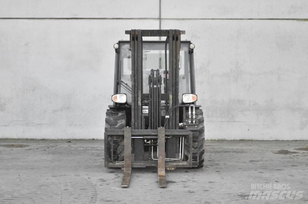 Manitou MC 30-4 شاحنات الديزل