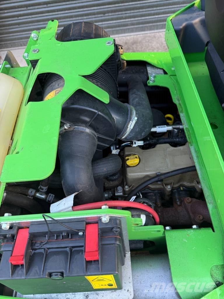 Avant 635 لوادر بعجل