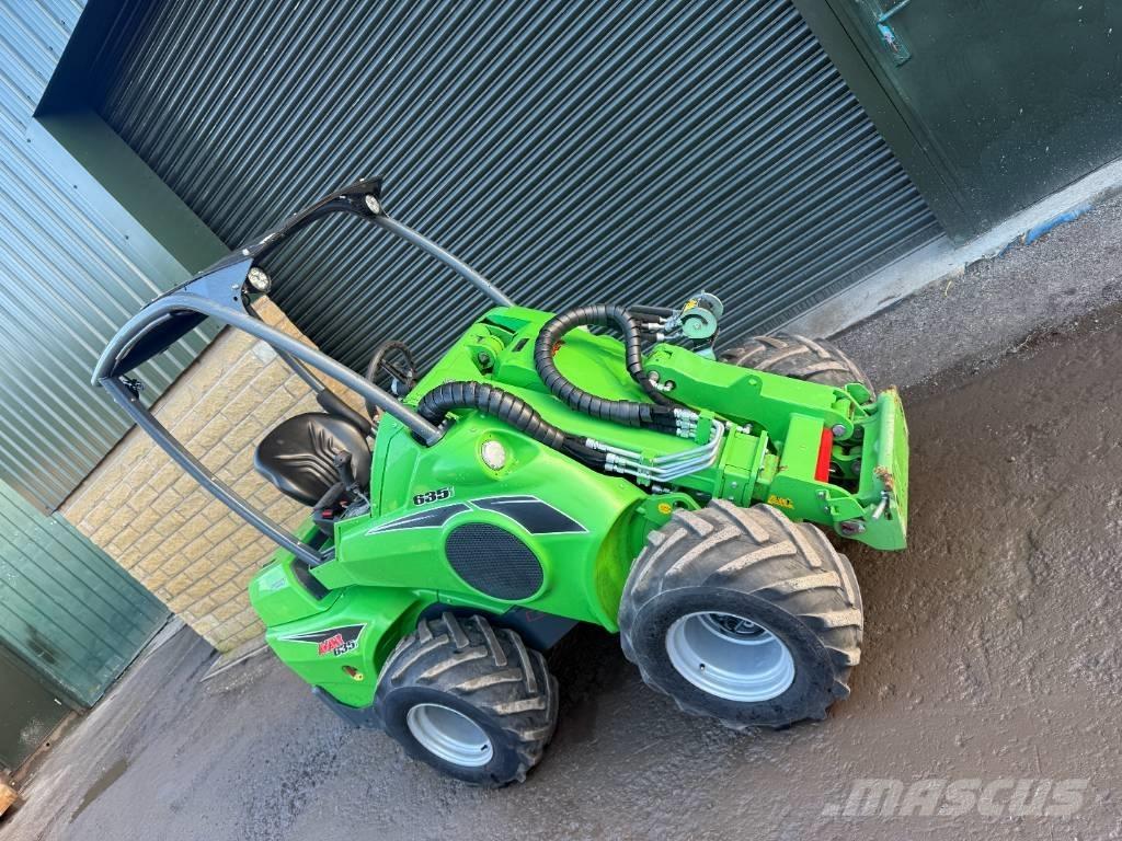 Avant 635 لوادر بعجل