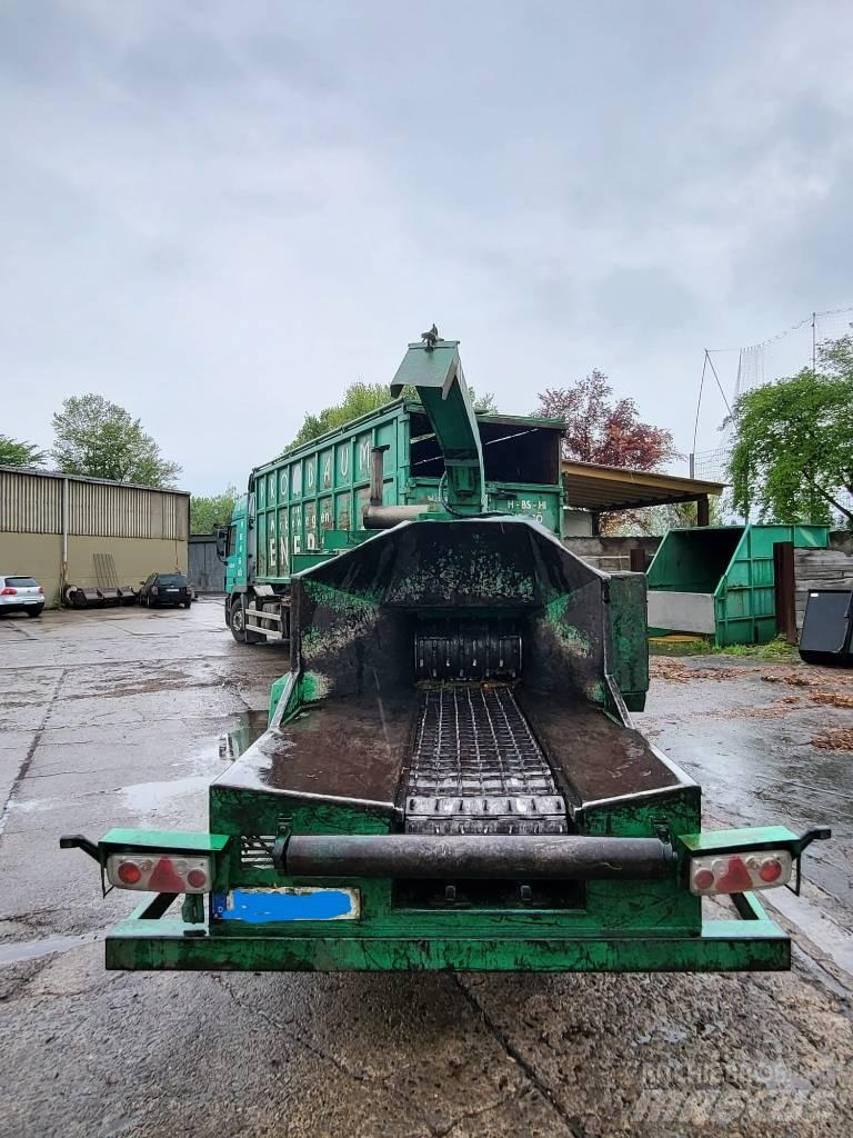 Morbark M20R ماكينات تقطيع أخشاب الحراجة