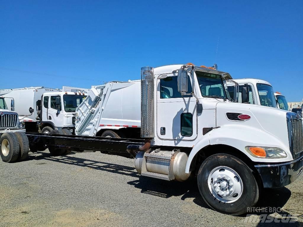 Peterbilt 335 شاحنات المخلفات