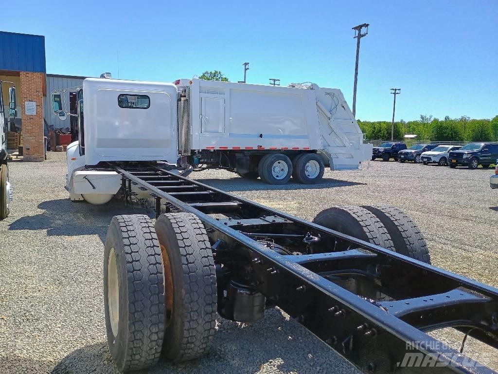 Peterbilt 335 شاحنات المخلفات