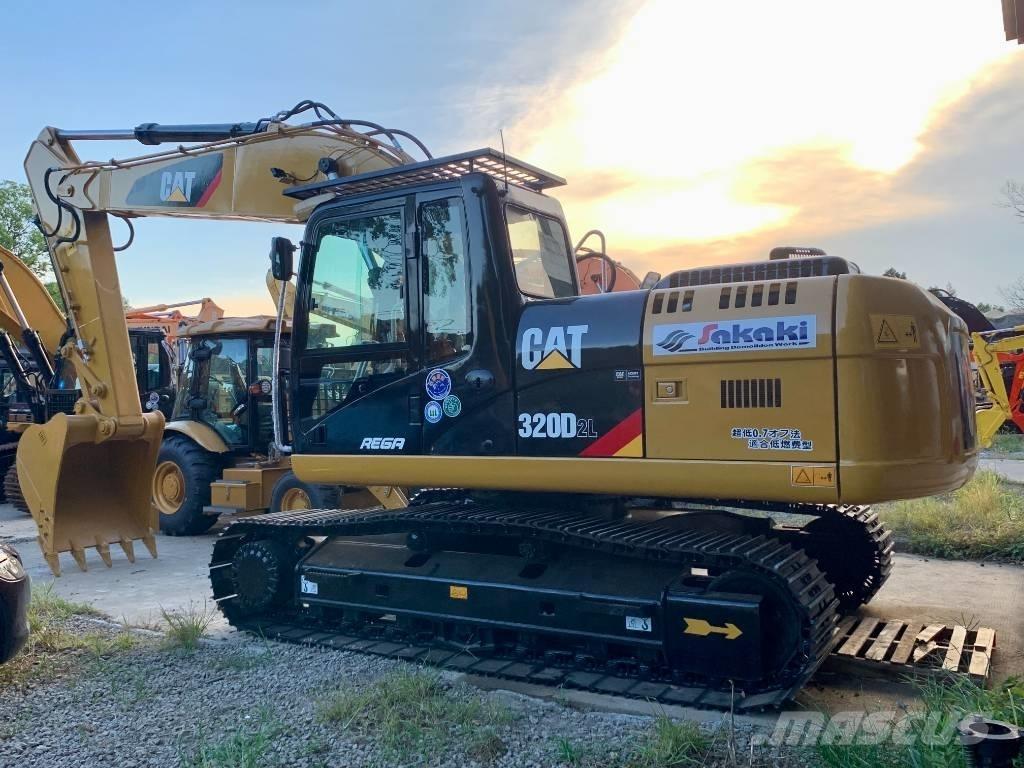 CAT 320 D حفارات زحافة