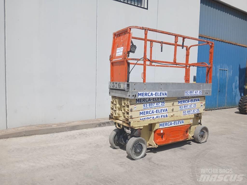 JLG 2630 ES رافعات مقصية الشكل