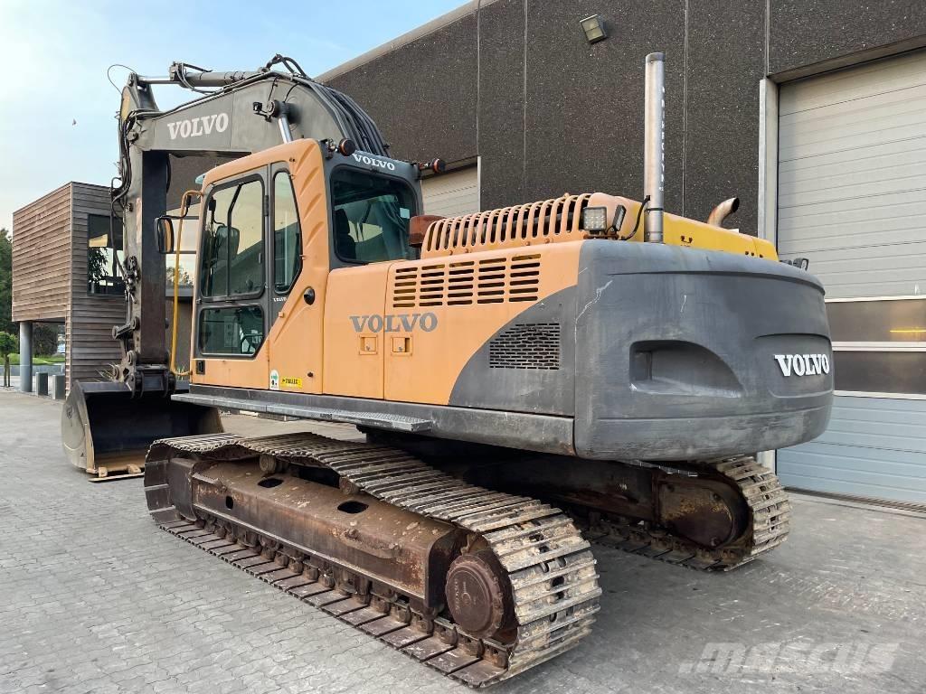 Volvo EC240B حفارات زحافة