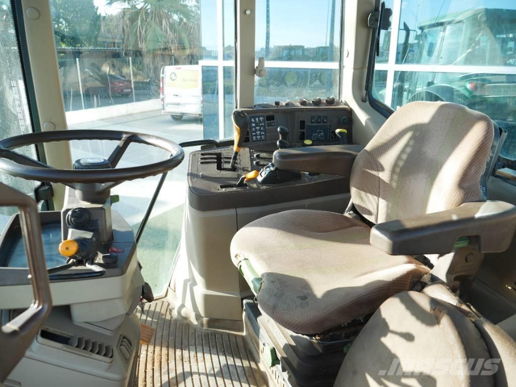 John Deere 6920 الجرارات