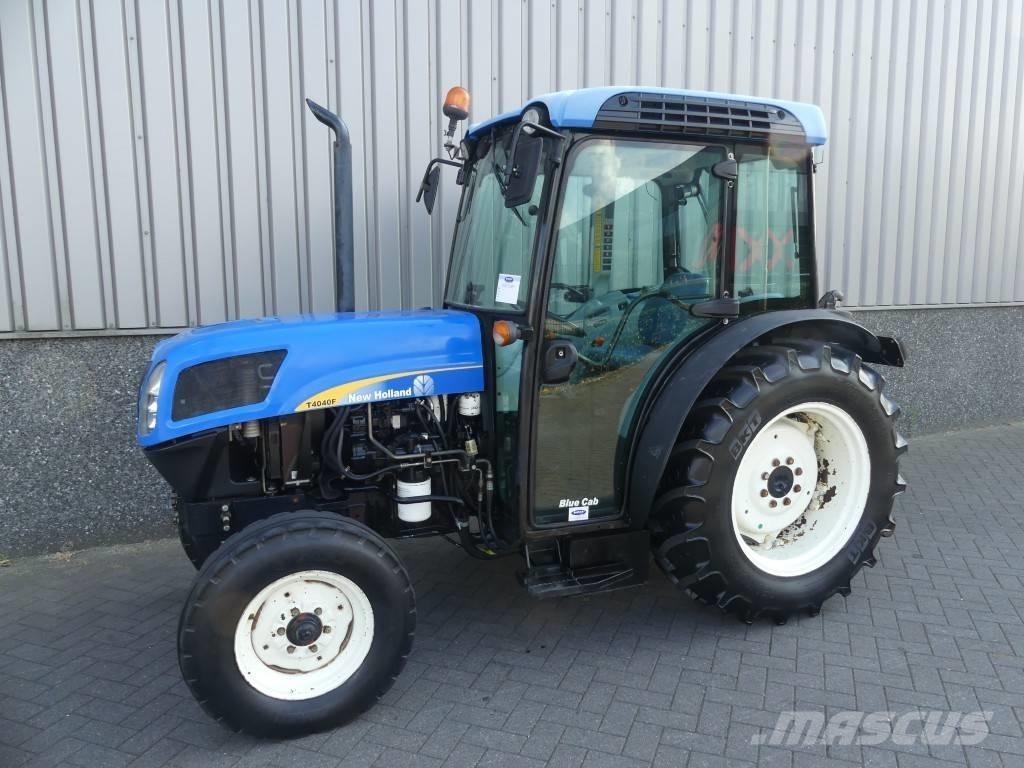New Holland T4040F الجرارات