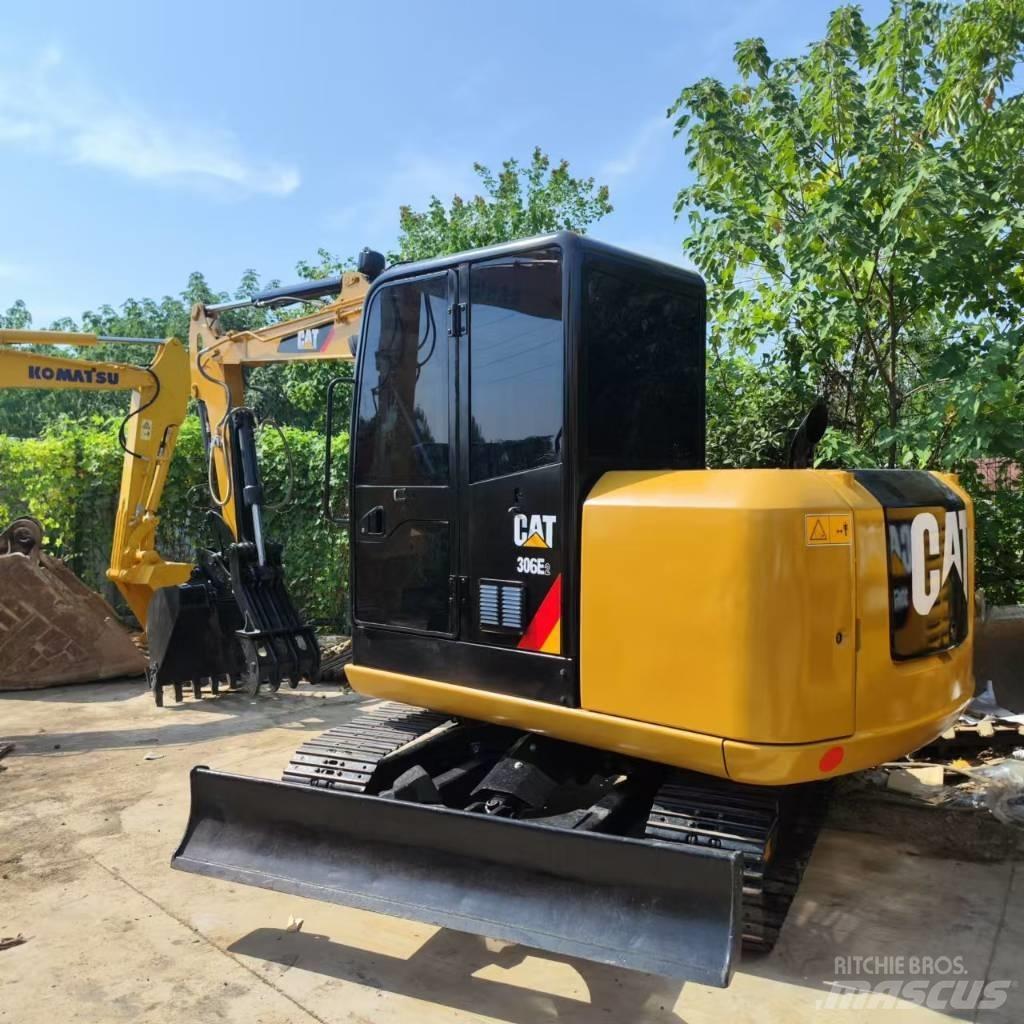 CAT 306 حفارات زحافة