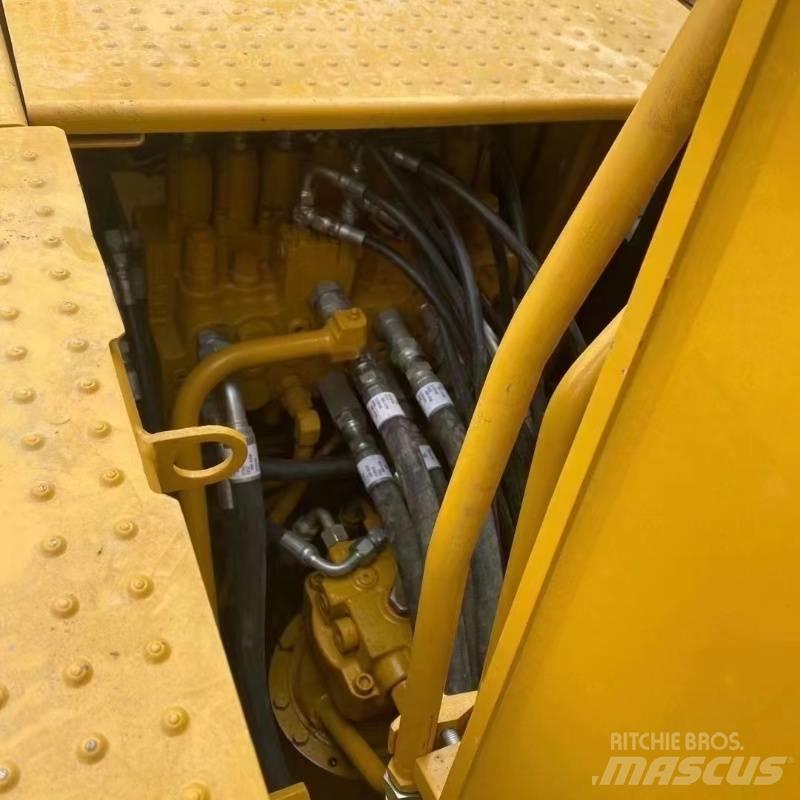 CAT 312 حفارات زحافة