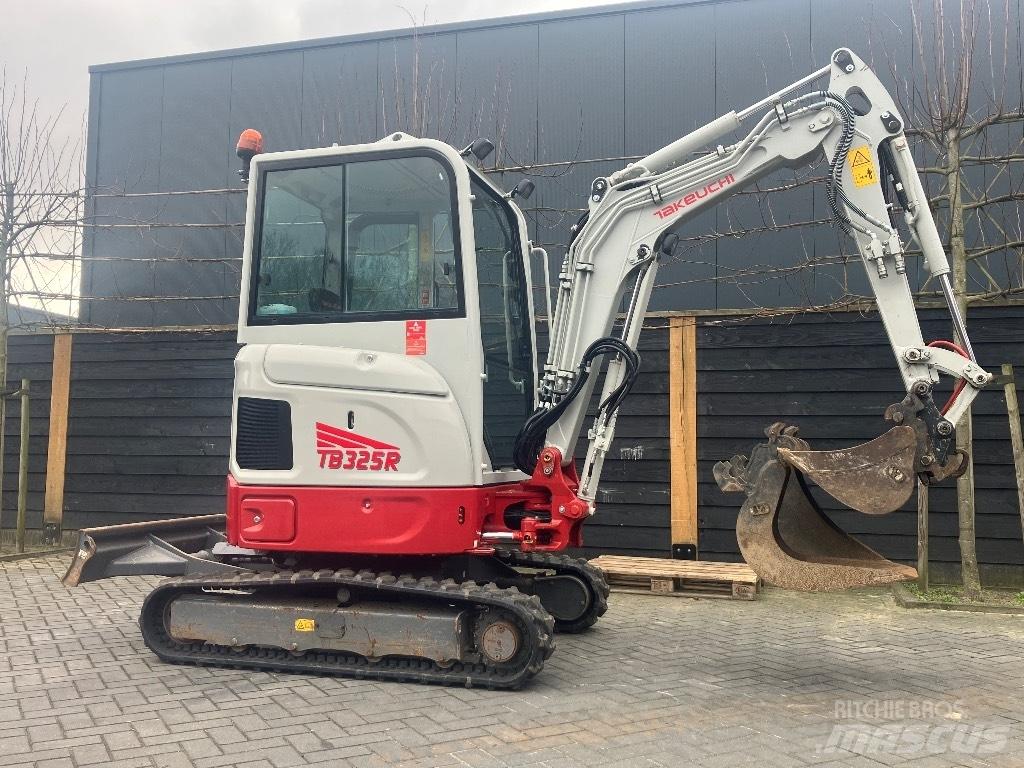 Takeuchi 325R حفارات صغيرة أقل من 7 طن (حفارات صغيرة)