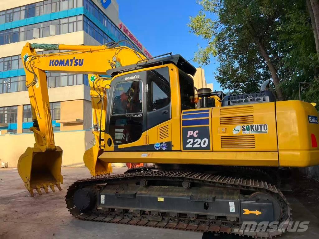 Komatsu PC 220-8 حفارات زحافة