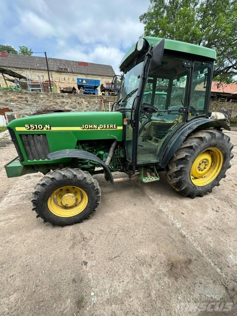 John Deere 5510 N الجرارات