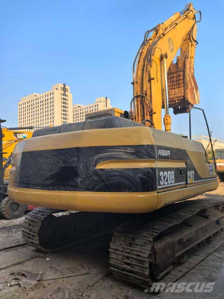 CAT 320 B L حفارات زحافة