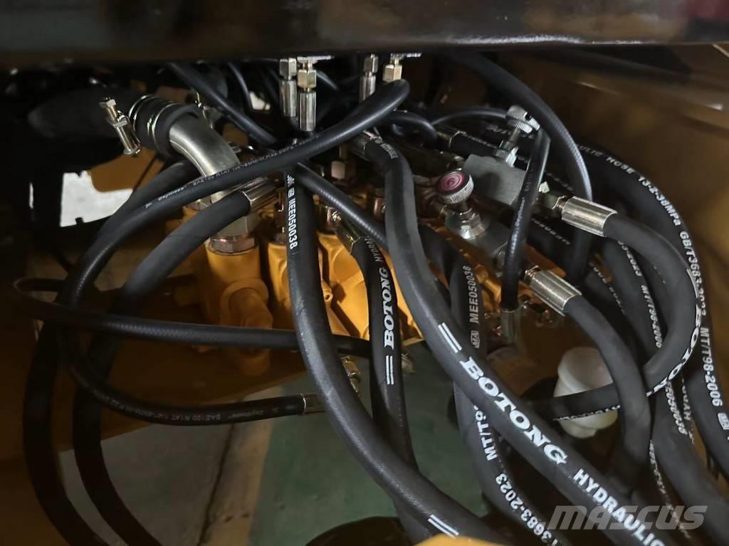 CAT 420F لوادر ذات جرافات عكسية