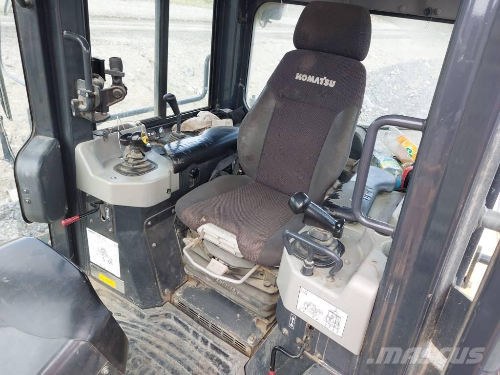 Komatsu D61PX-24 بلدوزرات مجنزرة