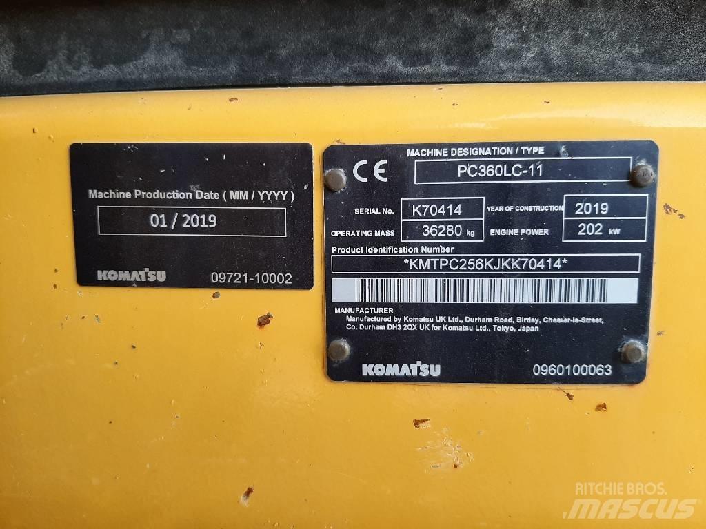 Komatsu PC 360 LC-11 حفارات زحافة