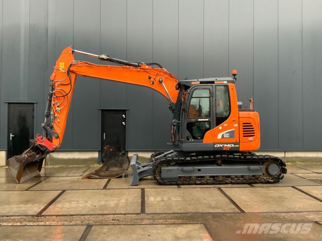 Doosan DX 140 LCR حفارات زحافة