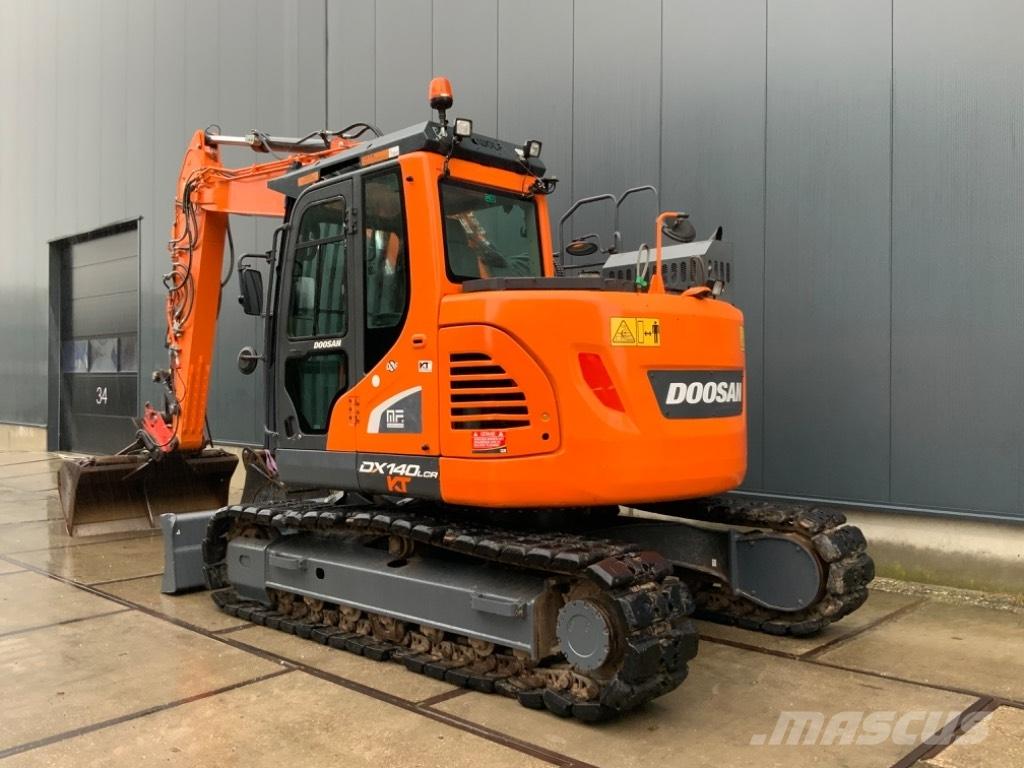 Doosan DX 140 LCR حفارات زحافة