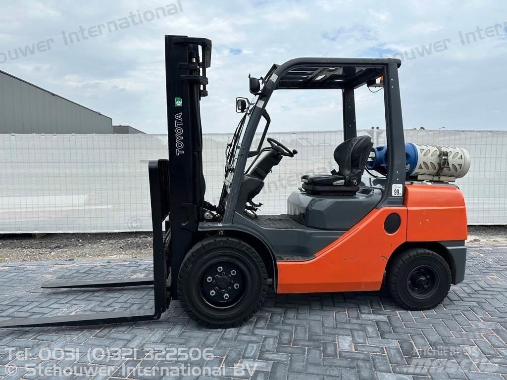 Toyota 02-8FGJF35 شاحنات LPG