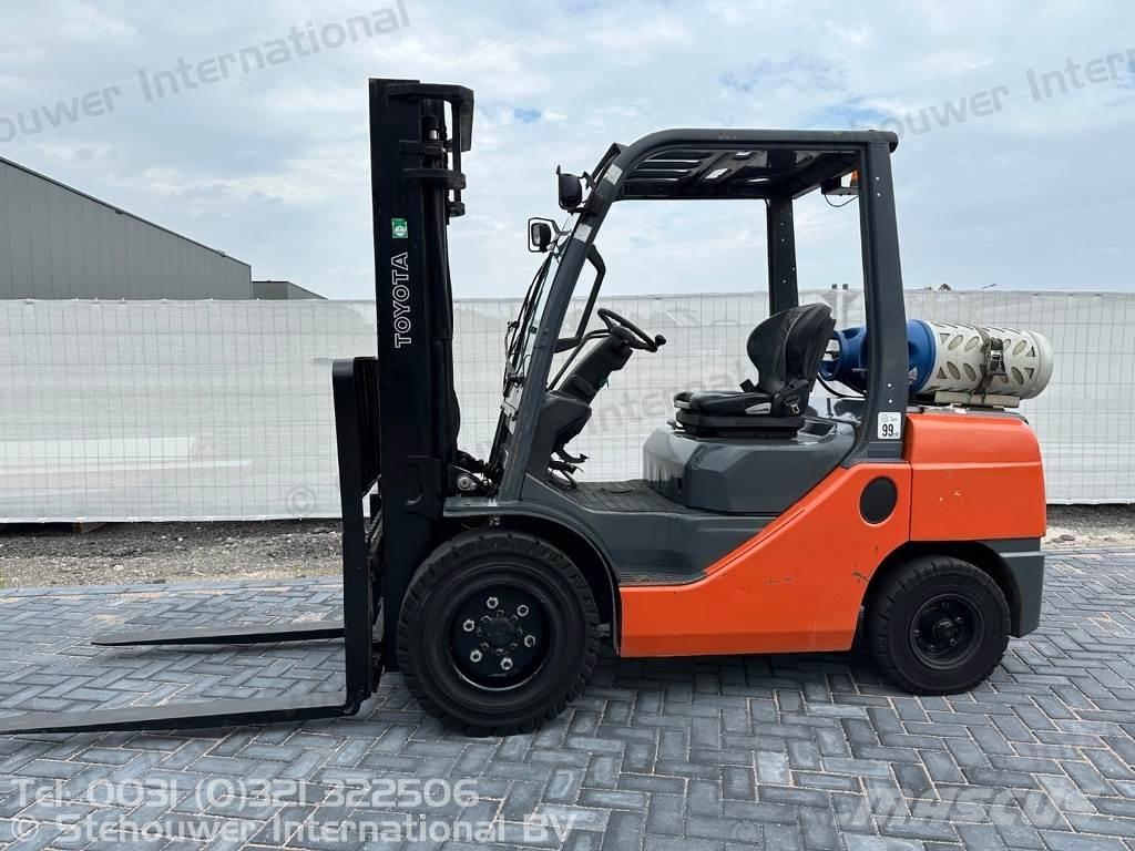 Toyota 02-8FGJF35 شاحنات LPG