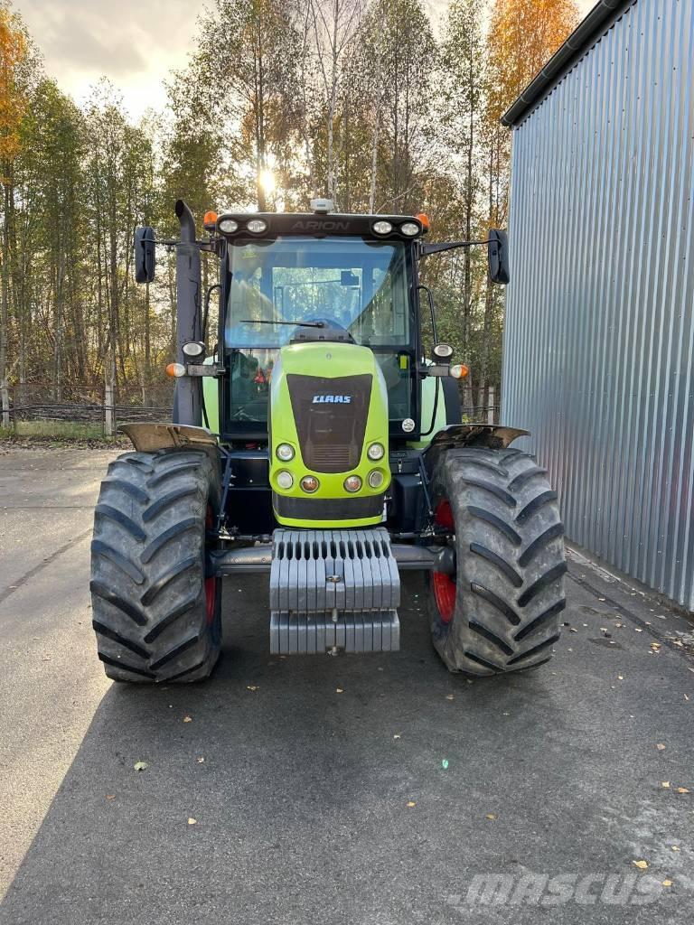 CLAAS Arion 640 CIS الجرارات