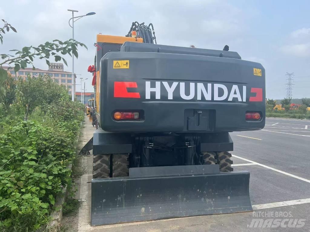 Hyundai 210WVS حفارات بعجل