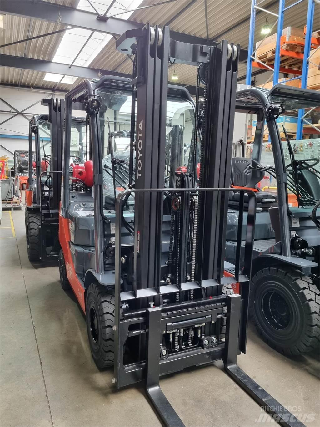 Toyota 02-8FGF18 شاحنات LPG