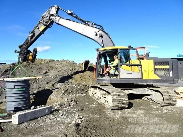 Volvo EC220EL حفارات زحافة