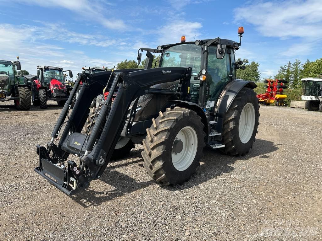 Valtra G 135 A الجرارات
