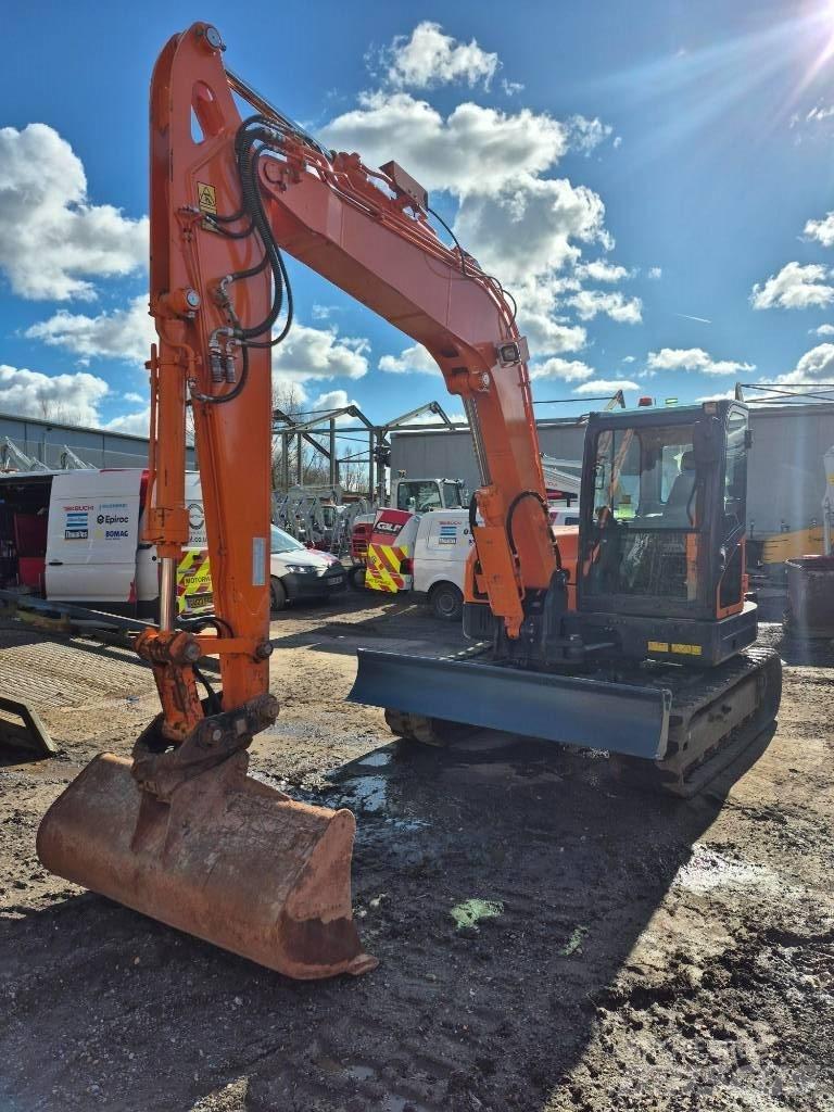 Doosan DX 85 R-3 حفارات وسط 7 طن - 12 طن