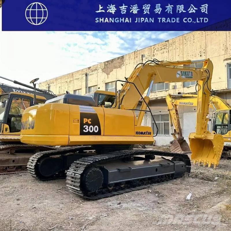 Komatsu PC 300 حفارات زحافة