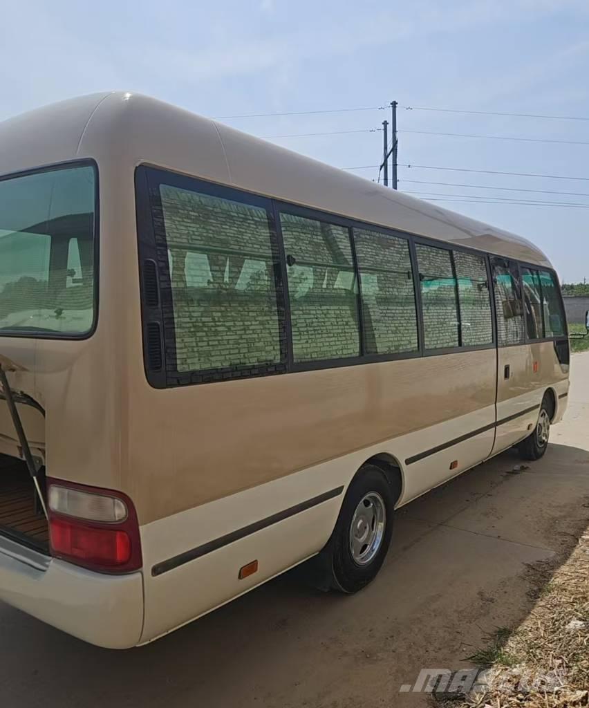 Toyota Coaster Bus حافلة صغيرة