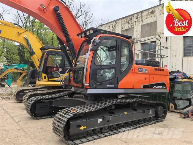 Doosan DX 300 LC حفارات زحافة