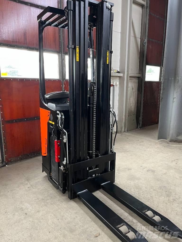 Rocla SST 16 AC شاحنات مناولة ذاتية الدفع