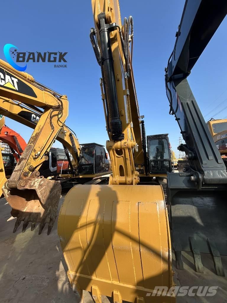 CAT 320 GC حفارات زحافة