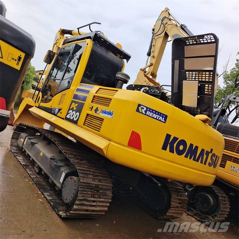 Komatsu PC 200 8 حفارات زحافة