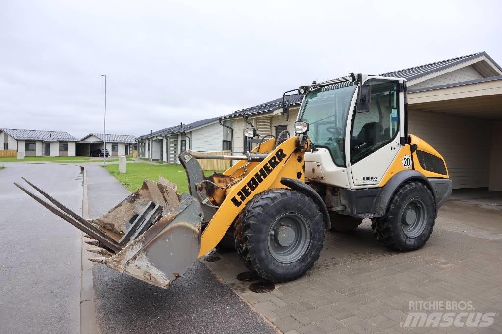 Liebherr 506 لوادر بعجل