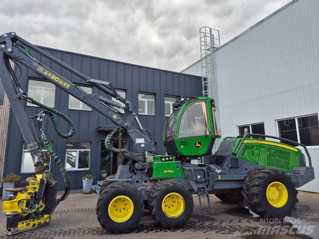 John Deere 1070 G حصادات