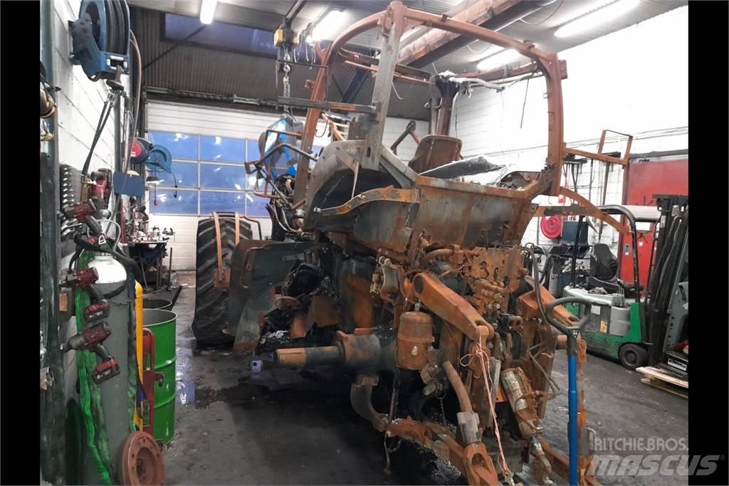 New Holland T8.410 الجرارات
