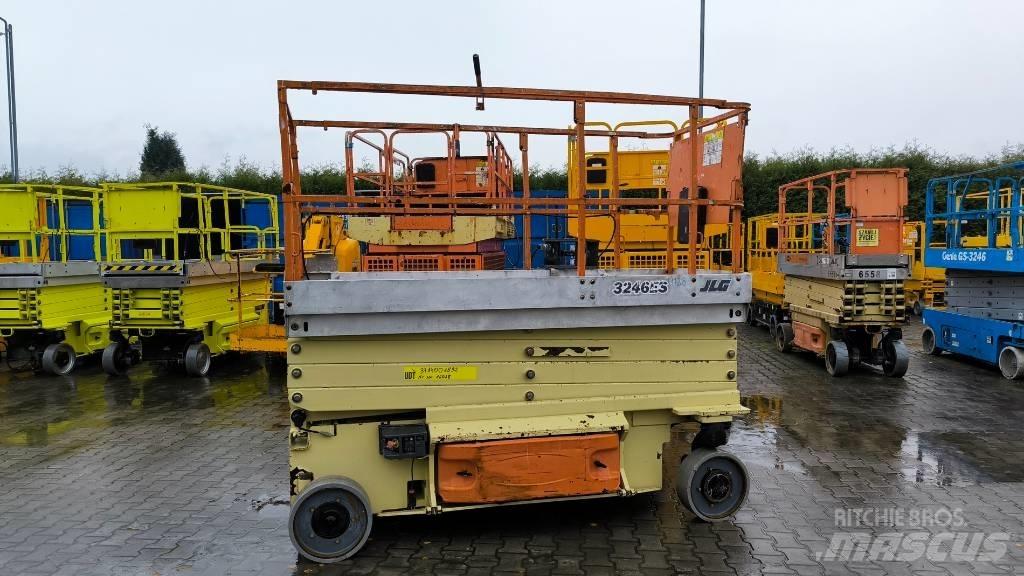 JLG 3246 ES رافعات مقصية الشكل