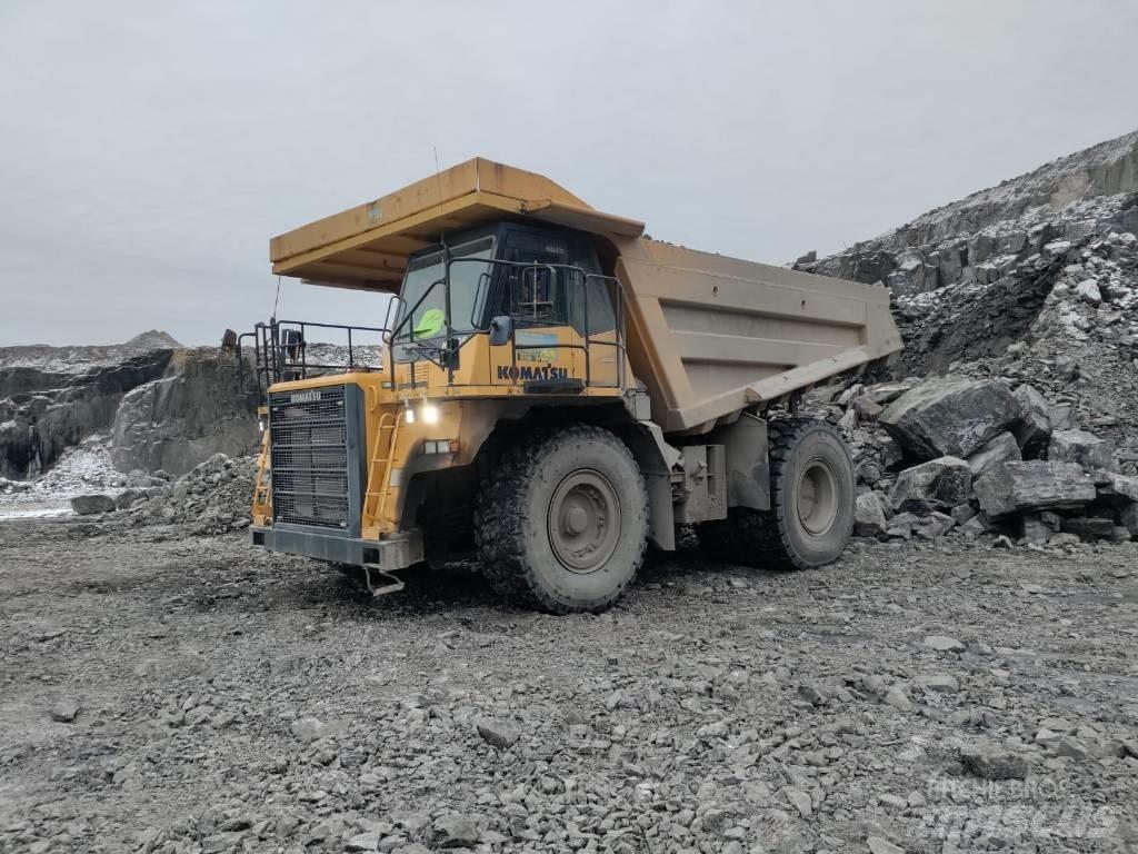 Komatsu HD605-7 شاحنات المخلفات الصلبة