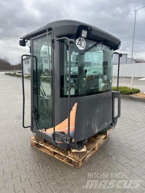 CASE 721 F USED CAB كابينة والداخلية